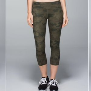 Lululemon Run Inspire Crop Camo size 8